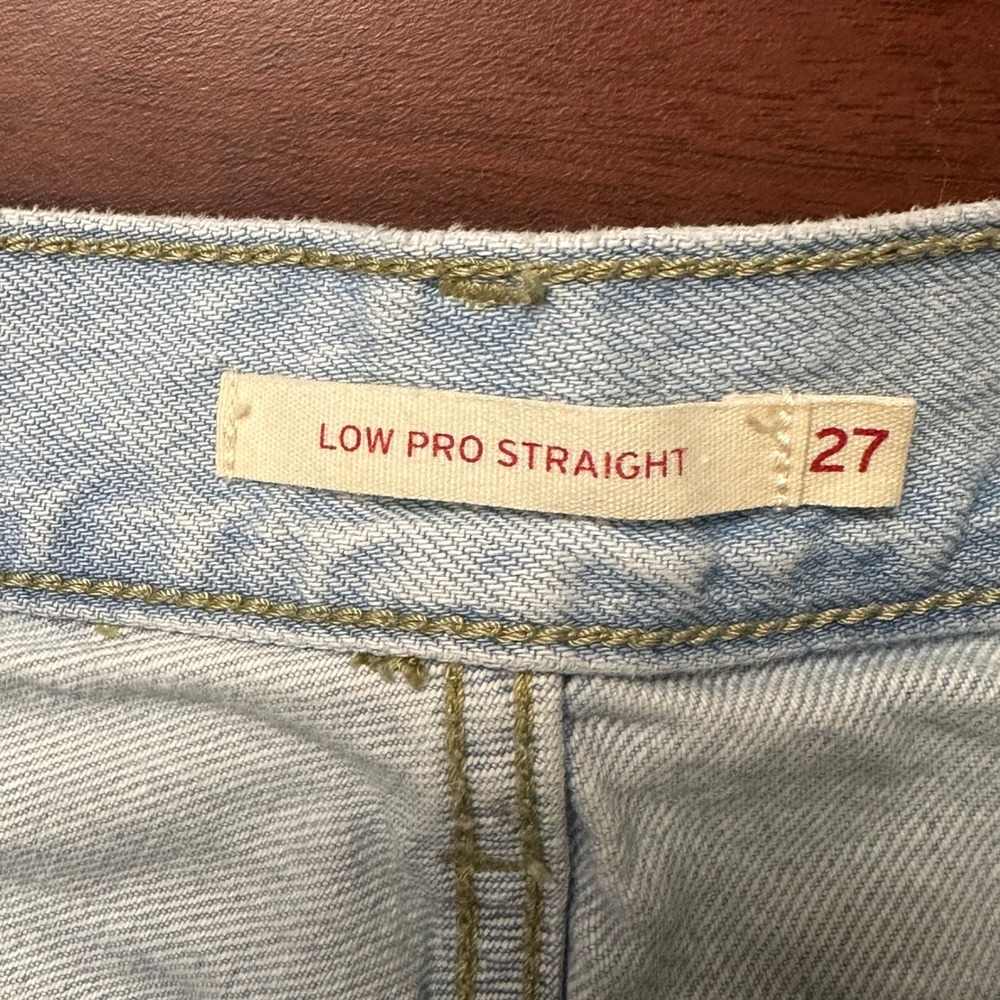 Levis Low Pro Straight Jeans Women 27 Light Wash Distressed Denim FLAWS - Picture 4 of 12